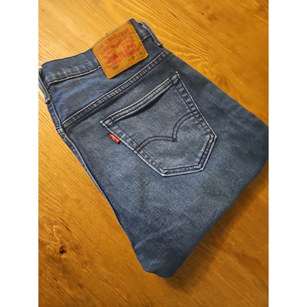 Levi Men 569 Relaxed Fit Straight Leg Stretch 30x30.  O1